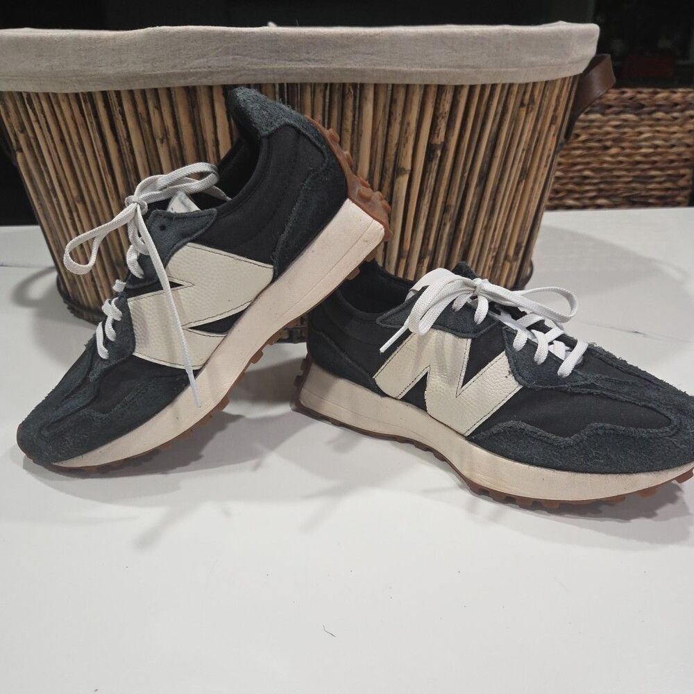 New Balance 327 Black White Gum Womens Shoe Size 9.5 US WS327BL Shoe 3